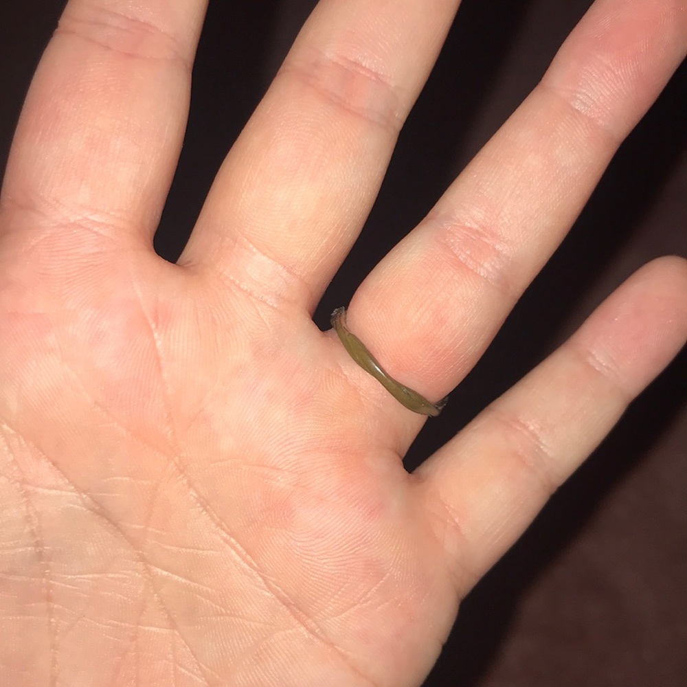 Ring - Picture 2 of 4
